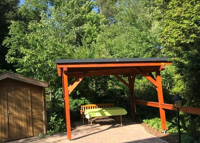 Grosszuegiges Nahe Rochlitz بيت للعطل *